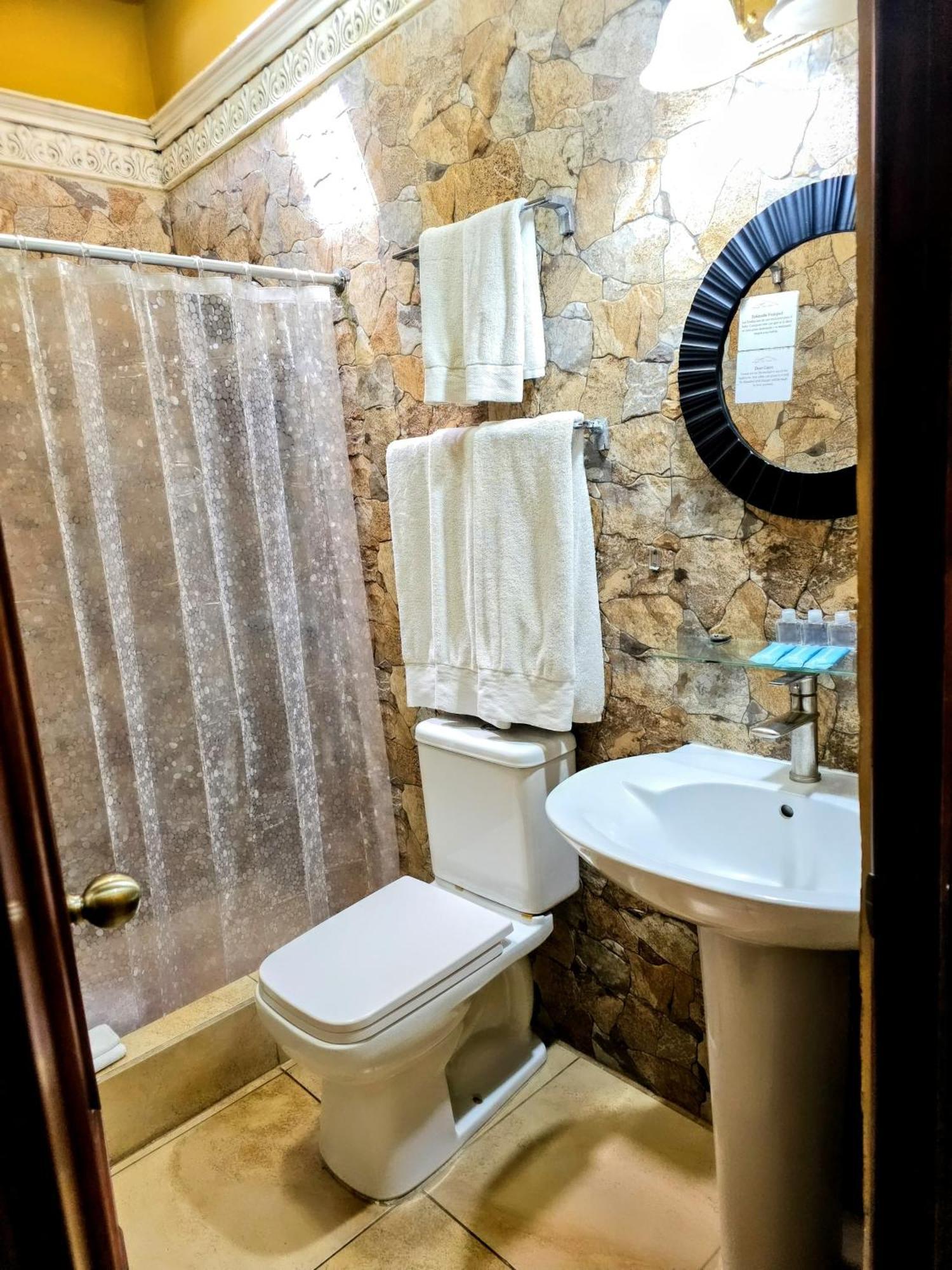 Antigua Inn Hotel جواتيمالا المظهر الخارجي الصورة